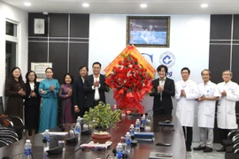 Bệnh viện Bộ vắng vẻ, bệnh viện tỉnh quá tải, Bí thư Đà Nẵng yêu cầu điều tiết bệnh nhân