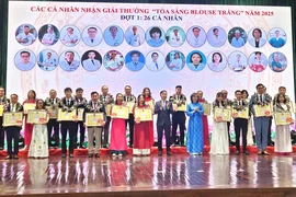 Chủ tịch Đà Nẵng: Ở bất kỳ hoàn cảnh nào, người thầy thuốc vẫn luôn tỏa sáng