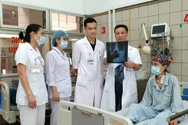 Cô gái suy dinh dưỡng nặng do uống nước tẩy bồn cầu 