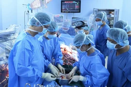 Việt Nam lần đầu ghép tim cho người từng cấy tim nhân tạo bán phần