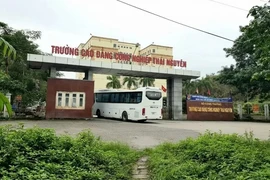1 học sinh Trường CĐ Công nghiệp Thái Nguyên chuyển về Hà Nội điều trị