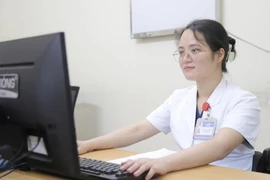 Nữ bác sĩ bị kính rơi vào người ở The Coffee House trở lại làm việc tại Bệnh viện K