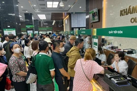 Bệnh viện vẫn thiếu thuốc, buộc người dân phải mua ngoài