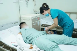 Nam thanh niên gãy xương vì chơi vật tay