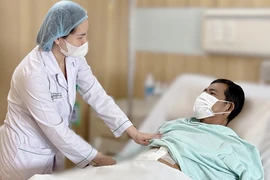 Người đàn ông Lào 'hồi sinh' nhờ lá gan từ Việt Nam