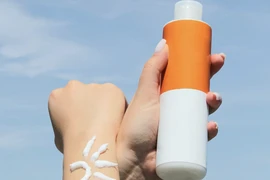 Thu hồi toàn quốc 2 lô kem chống nắng, mặt nạ vi phạm