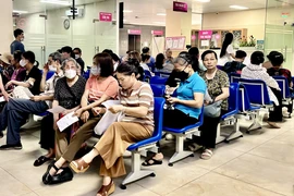 Kê đơn thuốc 2-3 tháng/lần: Bệnh nhân, bệnh viện đều được lợi