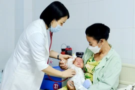 Bộ Y tế đề xuất hỗ trợ nhà ở xã hội cho người sinh 2 con, Bộ Xây dựng nói gì?