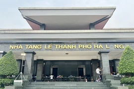 30 thi thể các nạn nhân vụ lật tàu ở vịnh Hạ Long được người nhà đón về