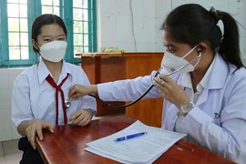 Đề xuất đưa chỉ tiêu 100% học sinh tham gia BHYT vào tiêu chí thi đua