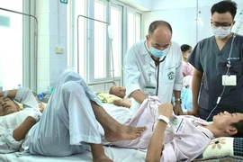 Sốt xuất huyết tăng mạnh, Hà Nội bước vào cao điểm dịch