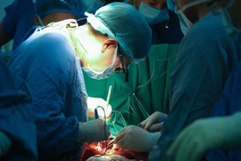Người Việt định cư ở nước ngoài có được về nước ghép tim không?