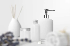 Thu hồi 1 loại gel vệ sinh phụ nữ và hơn 50 phiếu công bố mỹ phẩm nhập khẩu