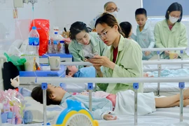 Thiếu hụt hàng trăm nghìn giường bệnh, bác sĩ trong giai đoạn 2021-2030