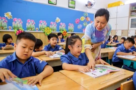 Bộ GD&ĐT đề xuất lương đặc thù cho giáo viên, các bộ khác nói gì?