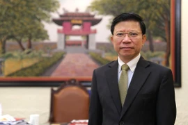 GS Hoàng Anh Tuấn nhận Huân chương Cành cọ Hàn lâm của Chính phủ Pháp