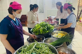 Bộ GD&ĐT yêu cầu công khai đơn vị cung cấp thực phẩm bán trú, dừng hợp đồng nếu vi phạm