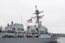 Tàu khu trục USS Ralph Johnson. Ảnh: WIKIMEDIA COMMONS