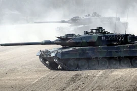 Ba Lan giải thích quyết định gửi xe tăng cho Ukraine