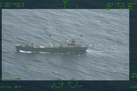 Mỹ theo dõi tàu ‘thu thập tình báo’ của Nga ở ngoài khơi Hawaii. Ảnh: USCG