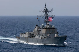 Tàu khu trục tên lửa dẫn đường lớp Arleigh Burke USS Chung-Hoon (DDG 93). Ảnh: HẢI QUÂN MỸ
