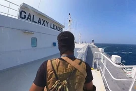 Thủ lĩnh Houthis cảnh báo sẽ tấn công tàu chiến Mỹ trên Biển Đỏ 