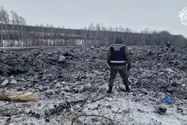 Máy bay Nga chở tù binh Ukraine rơi: Moscow tố Mỹ có liên quan