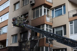 Hiện trường vụ cháy hộp đêm ở TP Istanbul (Thổ Nhĩ Kỳ). Ảnh: REUTERS