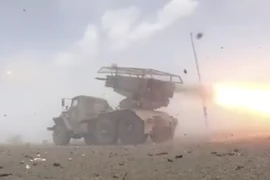 VIDEO: Hệ thống BM-21 Grad Nga 'cày nát' mục tiêu quân sự Ukraine ở Donetsk