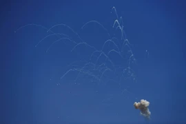 Hezbollah dội mưa rocket, UAV lớn chưa từng thấy sang Israel 