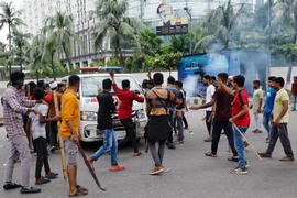 Biểu tình bạo lực ở Bangladesh: Thủ tướng từ chức, có tin đã rời khỏi đất nước 