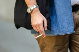 Kinh đô thời trang Milan của Ý cấm hút thuốc lá trên cả đường phố