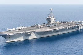 Houthis tuyên bố vừa phóng tên lửa, UAV vào tàu sân bay USS Harry Truman của Mỹ ở Biển Đỏ