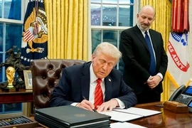 Các nước chuẩn bị ứng phó mức thuế 25% lên nhôm thép từ Tổng thống Trump 
