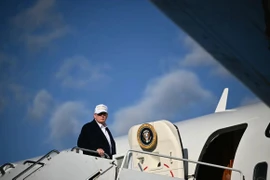 Thấy gì từ việc Qatar tặng ông Trump máy bay 400 triệu USD?