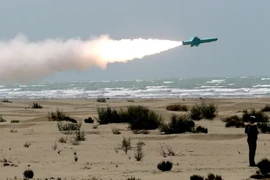 Giá dầu tăng vọt sau khi Iran tấn công UAE và tàu thuyền trên eo biển Hormuz