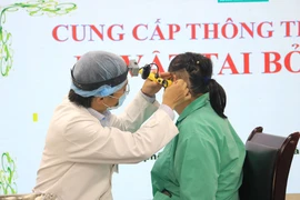 Phẫu thuật lấy dị vật trong tai bị ‘bỏ quên’ sau 7 năm