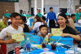 300 hộ gia đình công nhân vui 'Tết sum vầy - Xuân tri ân'