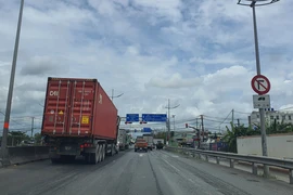 Quy định về tốc độ tối đa của ô tô, xe máy: Có quá rườm rà?