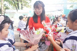 Tặng quà thầy cô giáo 20-11 như thế nào cho ý nghĩa?