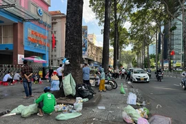 Giải pháp nào cho việc bán hàng rong trước cổng bệnh viện?