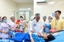 Vợ sinh đôi, chồng được nghỉ bao nhiêu ngày?