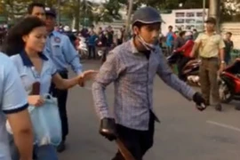 Nữ công nhân bị chém trước cổng công ty