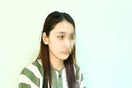 'Hot girl' bị tạm giữ vì chống người thi hành công vụ