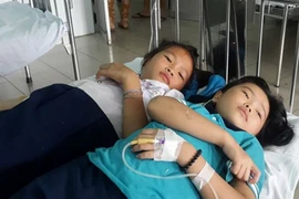 Hàng chục học sinh nhập viện nghi ngộ độc thực phẩm