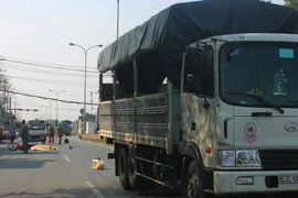 1 người đàn ông bị xe tải cán qua người tử vong