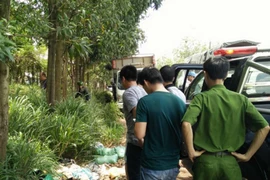 Dùng súng cướp ô tô đang chạy trên đường ở Đồng Nai