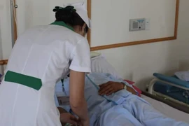 Người đàn ông bị ‘gãy súng’ khi quan hệ tư thế lạ