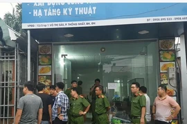 Đang khám nhà chủ doanh nghiệp gọi Giang ‘36’ vây xe công an