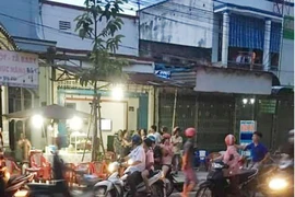 Mất điện thoại, đôi nam nữ đâm 2 người trong quán thương vong